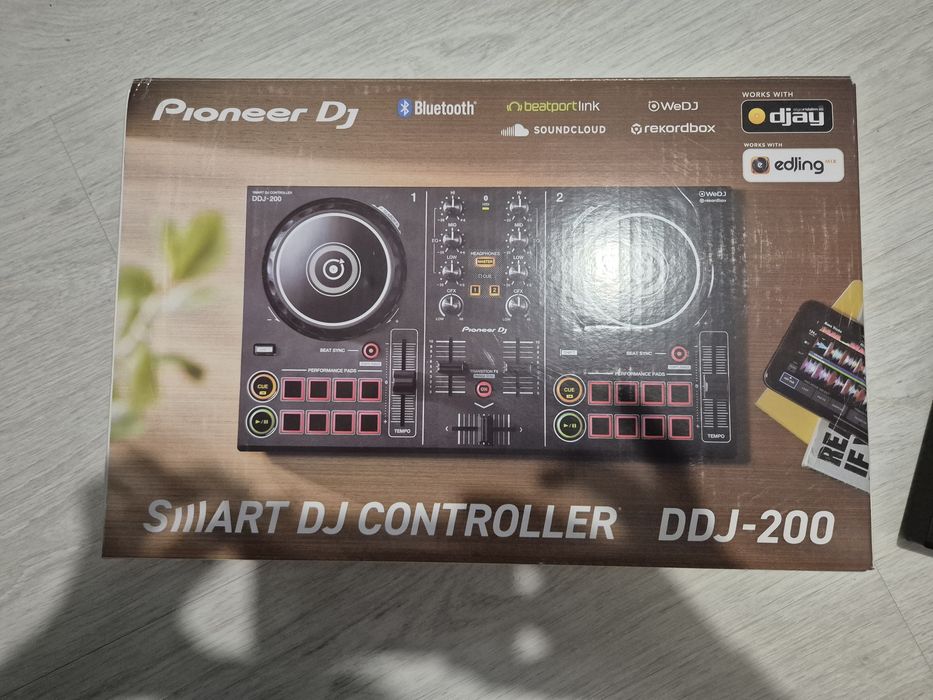 DJ контролер Pioneer DDJ-200 + калъф + подарък кабел + гаранция
