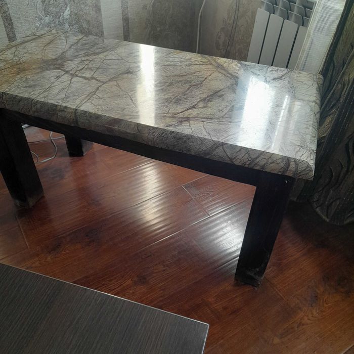 Мраморный журнальный столик