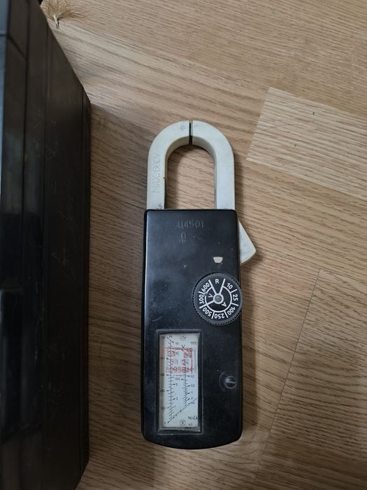 Продам Мегаомметр ф4102/1 и клещи Ц4501