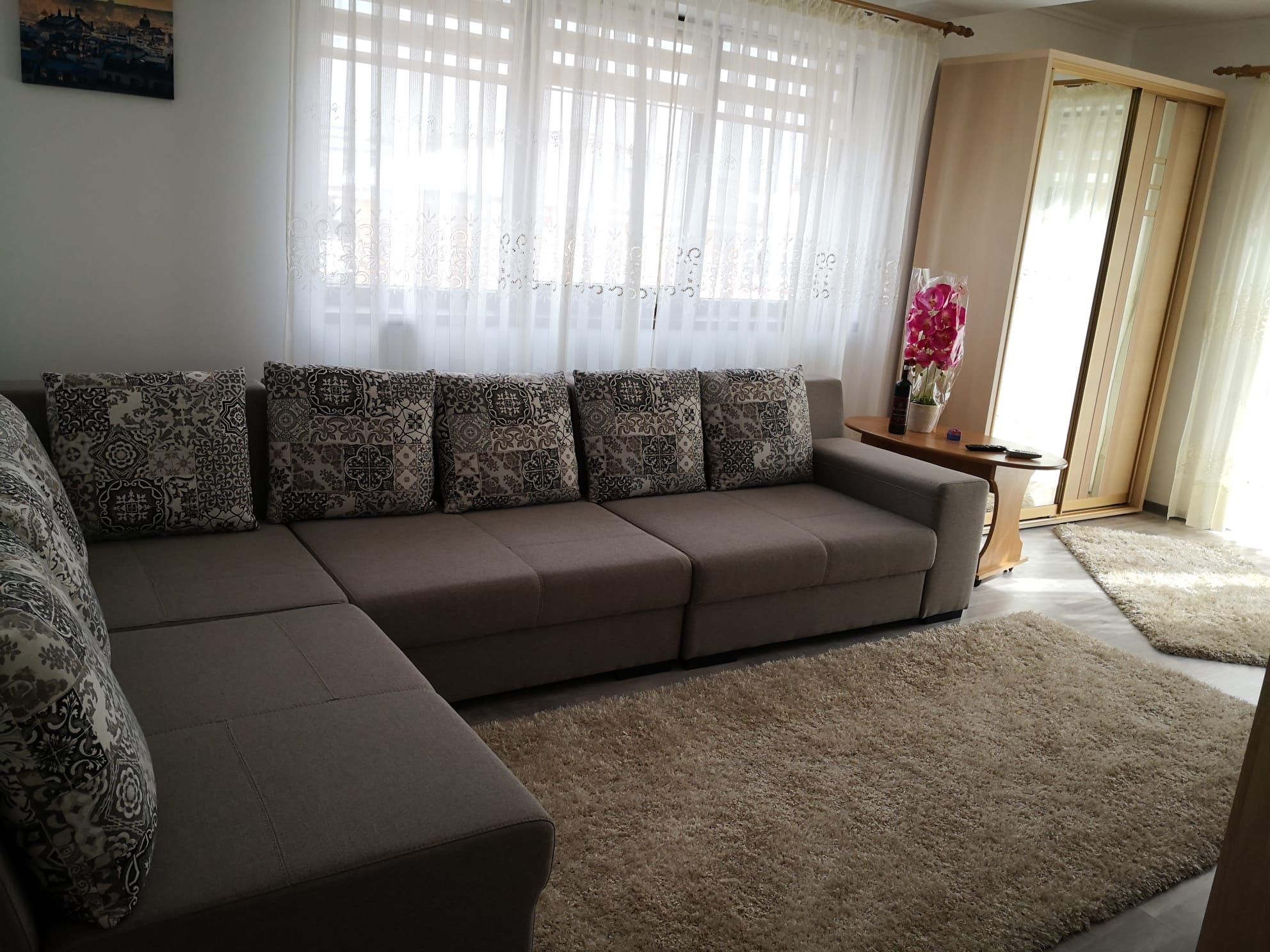 Închiriez apartament 2 camere Coresi, Garaj, Nou, Propietar