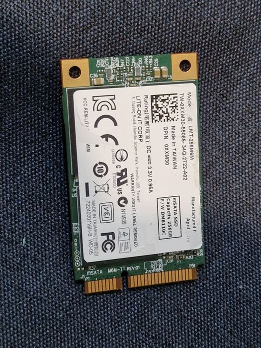 SSD 256 G pentru laptop.  Fara informații suplimentare.