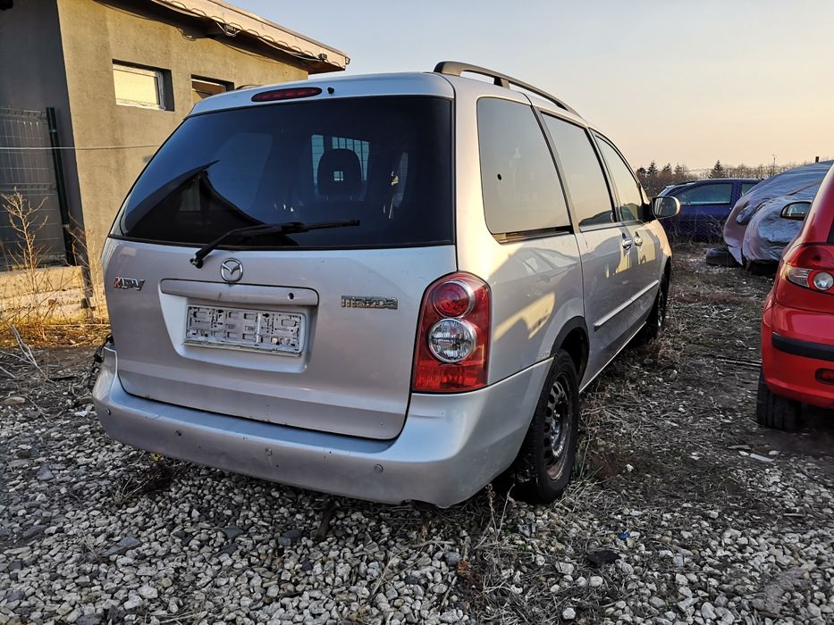 Mazda MPV2.0 2005г.