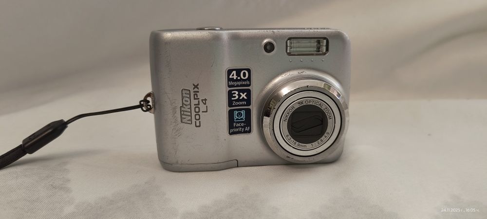 Цифров фотоапарат Nikon COOLPIX L4