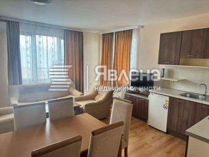 Тристаен и двустаен апартаменти в Св. Влас