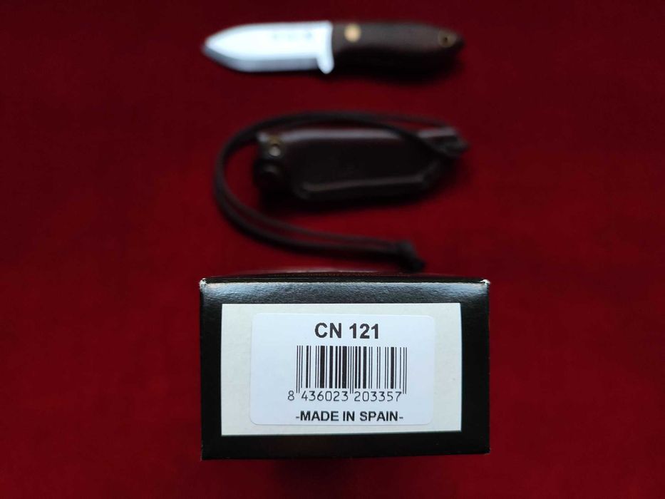 Cutit Joker Avispa S (Maner din lemn de nuc)