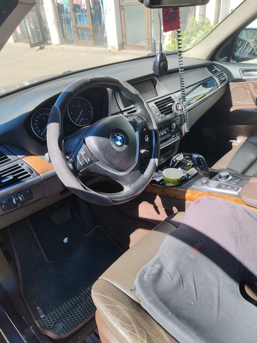 BMW X5 an 2009 vând său schimb