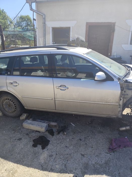 Piese de Ford Mondeo mk3 break din 2004 diesel 2.0 tdci cu 131 cp .