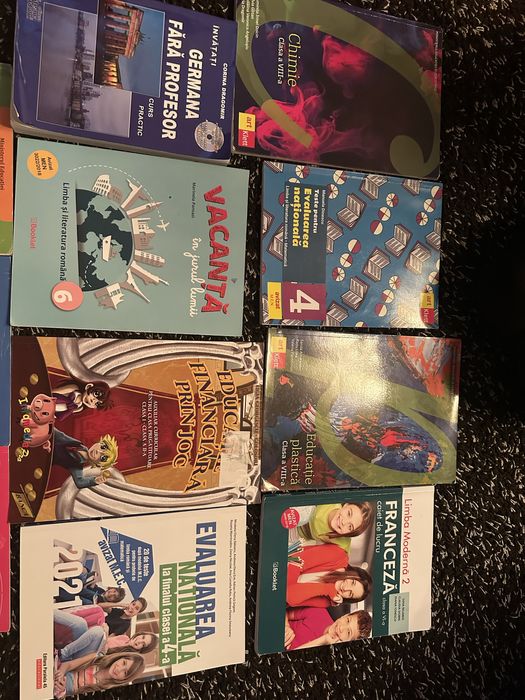 Carti diverse scoala