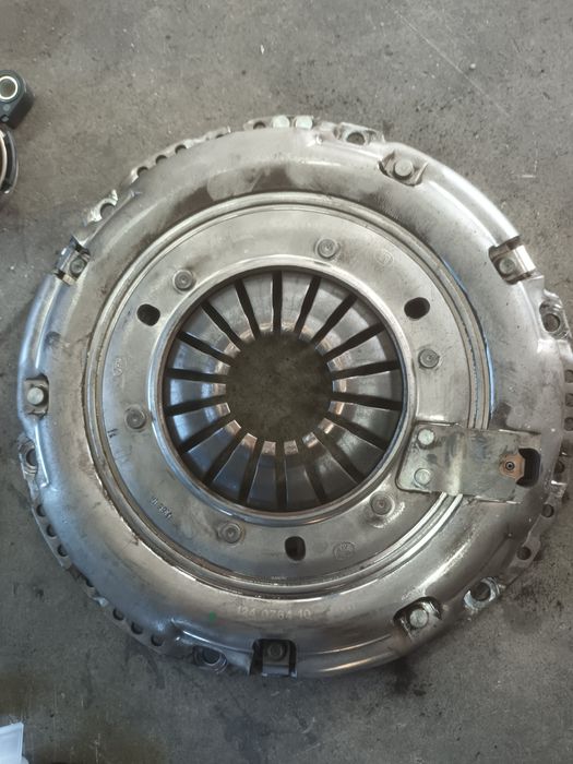 Chit ambreaj cu volanta Renault Master Vivaro Vito 1,6 diesel