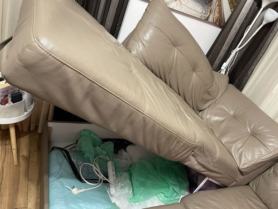 Разтегателен ъглов диван от естествена кожа