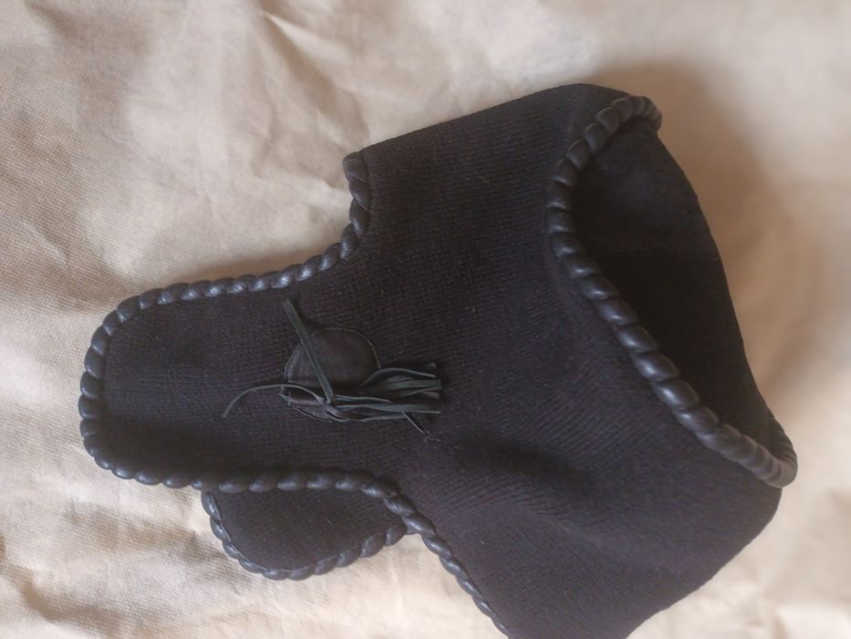 Продам 2 классные шапки