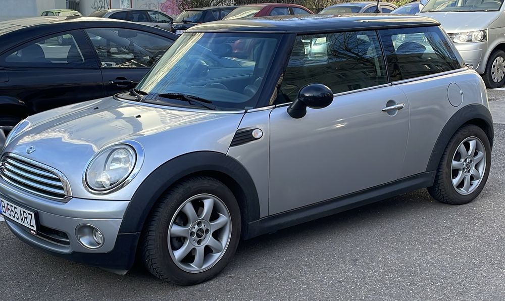 Mini Cooper R56 /120 CP/ 6 trepte Stare foarte buna