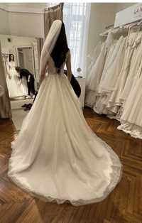 Vand rochie de mireasa La Novia