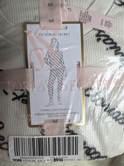 Victoria’s Secret, pijama noua cu eticheta