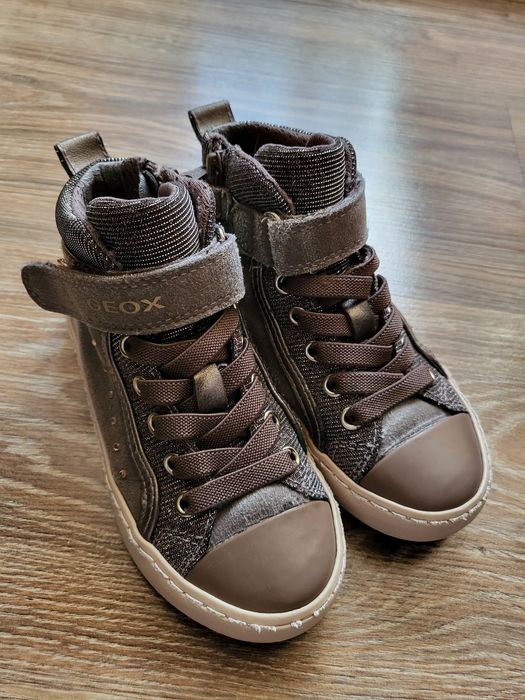 Ghetute Geox fetite marimea 27