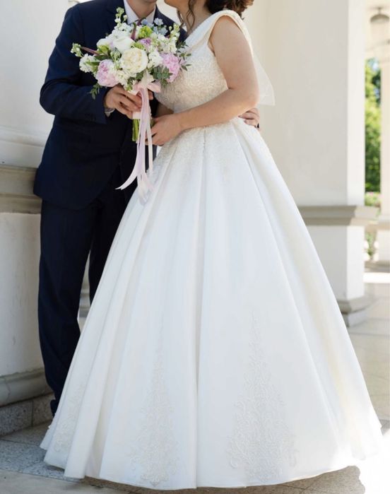 Vand rochie mireasa impecabila