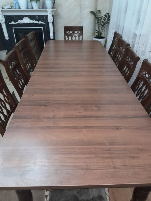 Стол со стульями