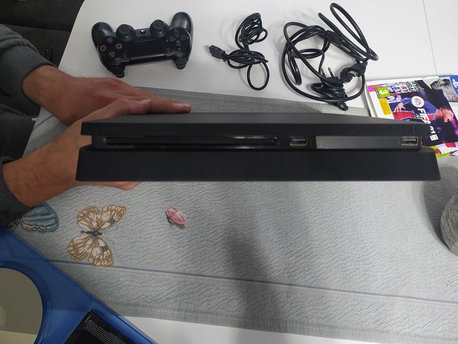 PlayStation 4 и FIFA 21