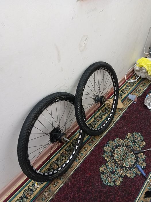 Продам 24 колеса ось под гайки на трещетке