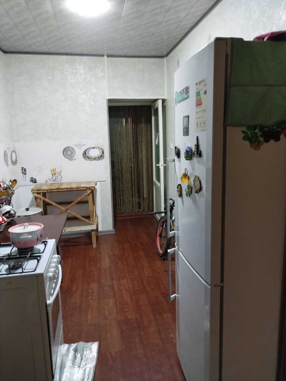 Сдаётся в аренду квартира в г. Бекабад, 14-й мик. 61 дом 22 кв.