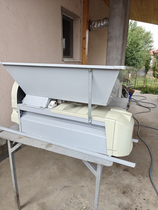Zdrobitor dezciorchinator struguri