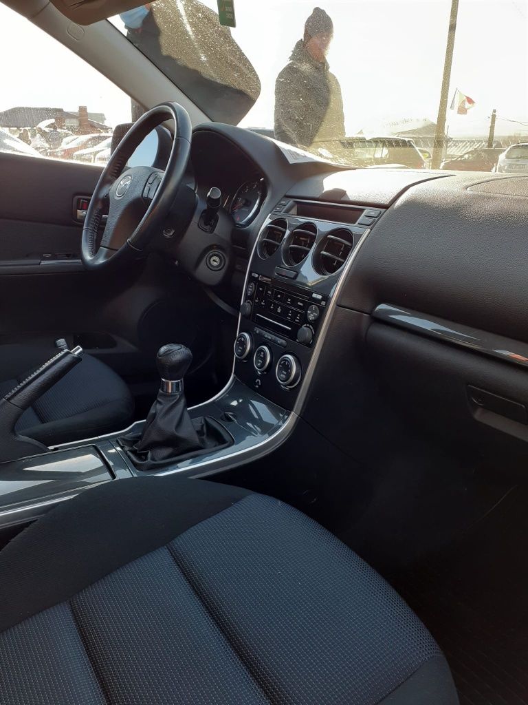 Mazda defectă 2006, 2.0 diesel, 121 cp.