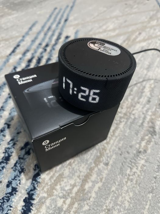 Продаётся Станция Алиса Мини 2 с часами.