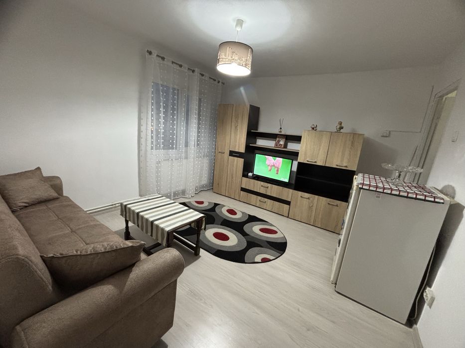 De închiriat apartament 2 camere – zona Piața Mică, Târgu Jiu
