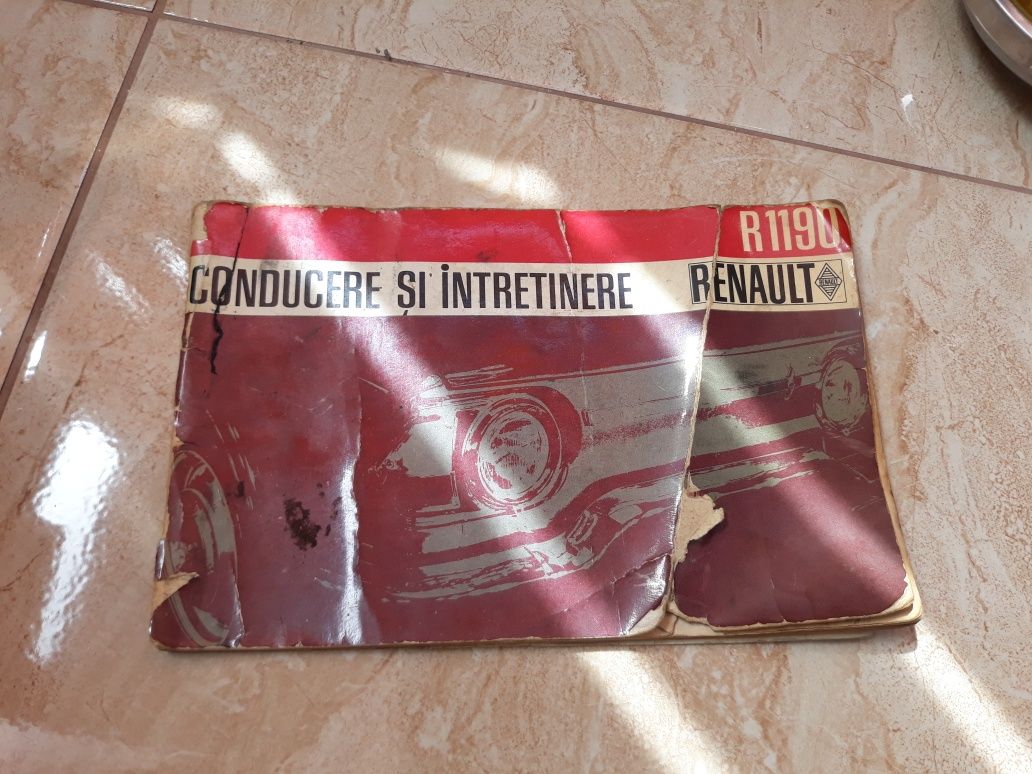 Carte conducere si intretinere auto epoca Renault 10