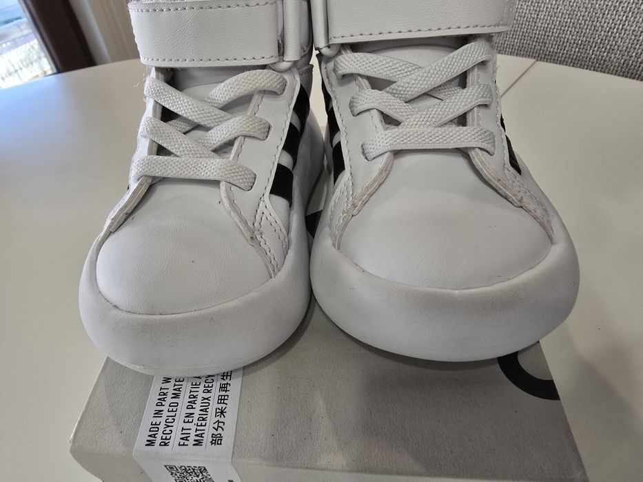 Бебешки маратонки Adidas Grand Court