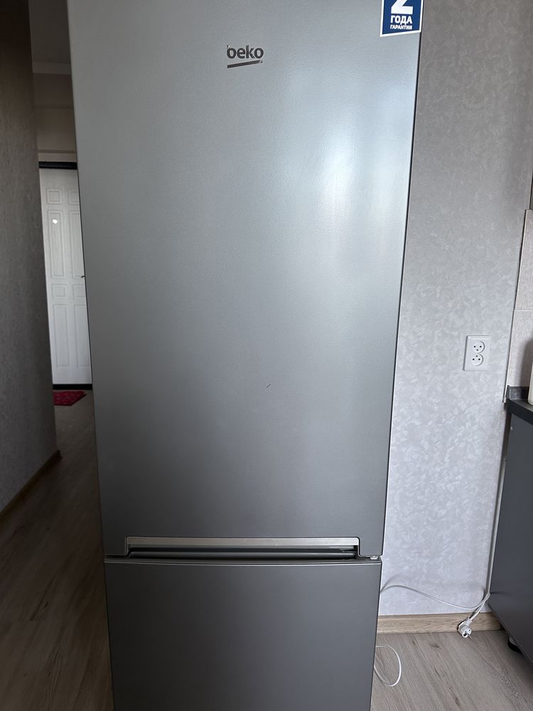 Новый холодильник Bekо.