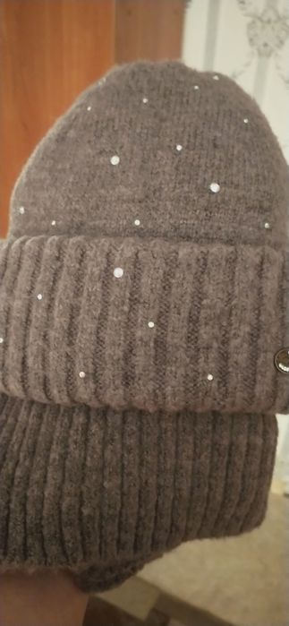 Набор шапка и шарф.