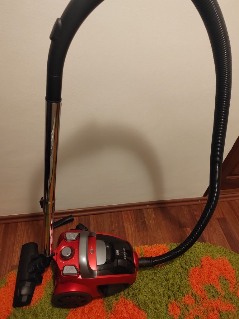 Vând aspirator Daewoo