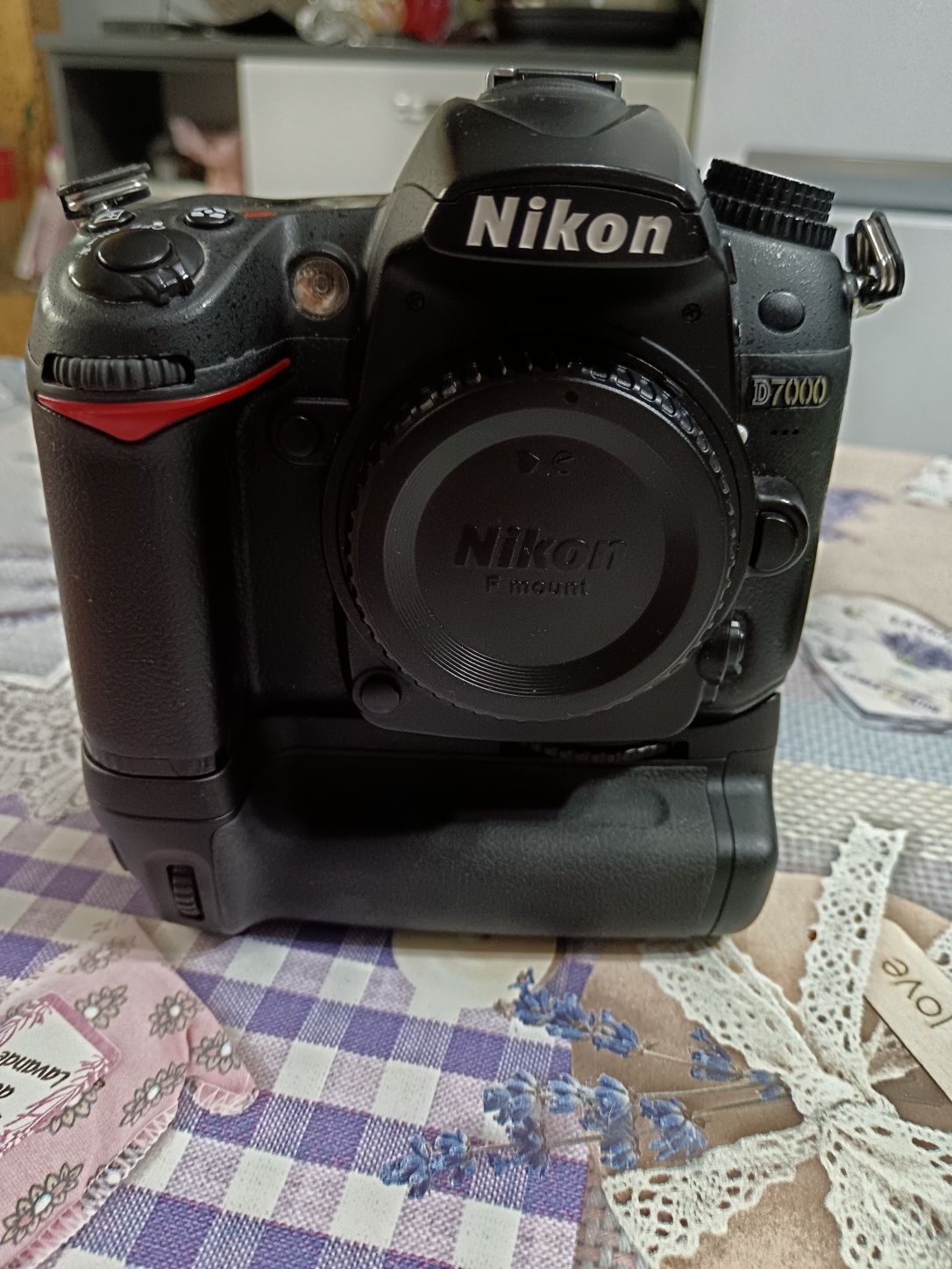 Продавам Nikon D7000