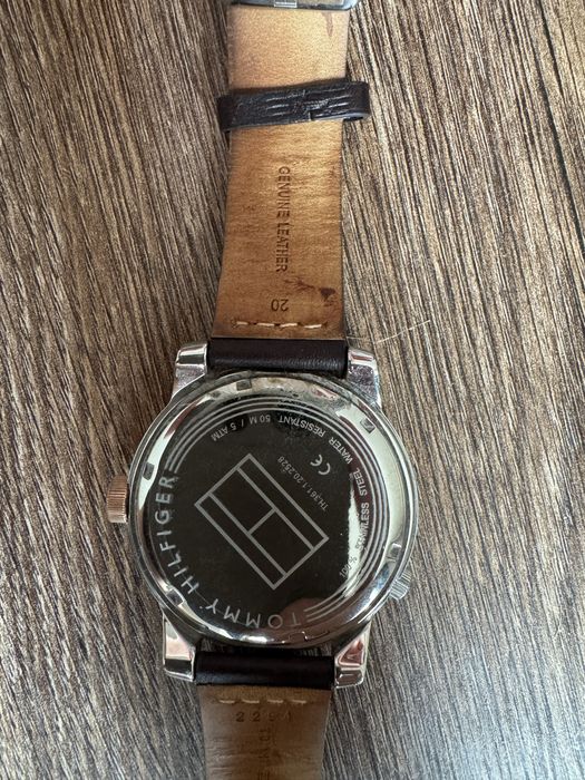 Tommy Hilfiger часовник