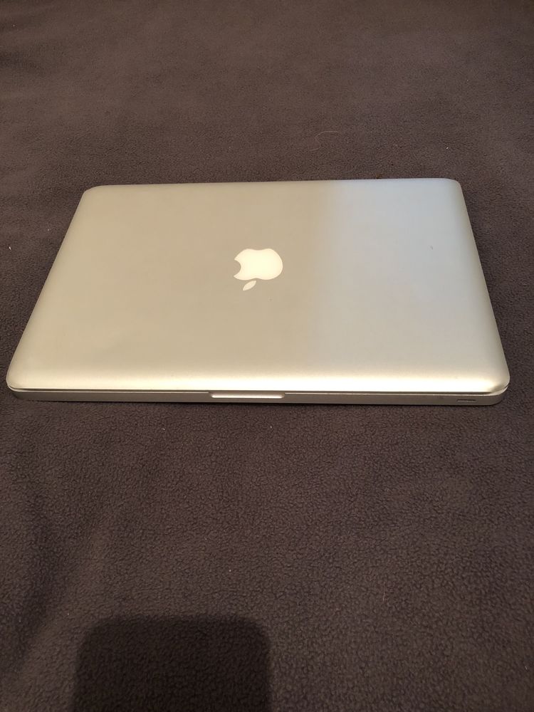 Продается Macbook Pro 2011, SSD 256. macOS High Sierra. Intel