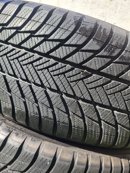 2 бр зимни 225/60/17 Bridgestone