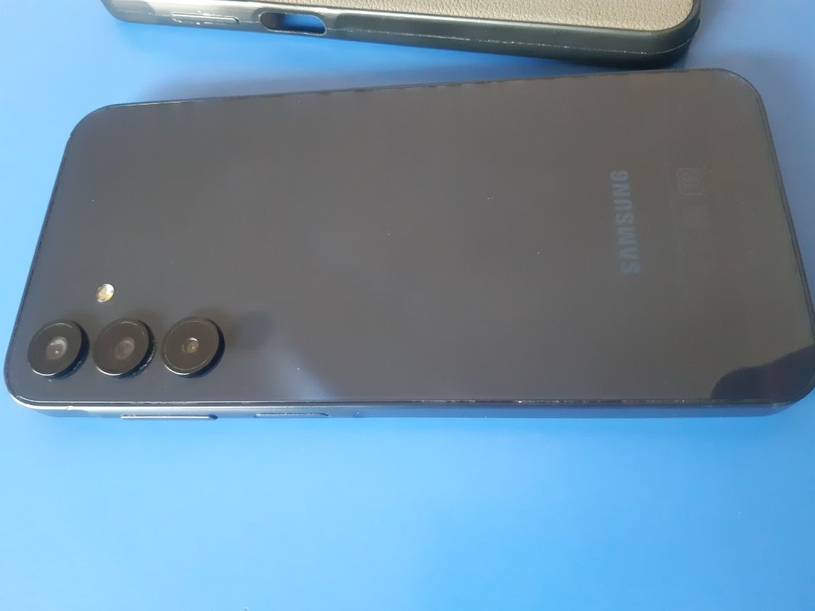 Samsung a15.  8ga 256gga