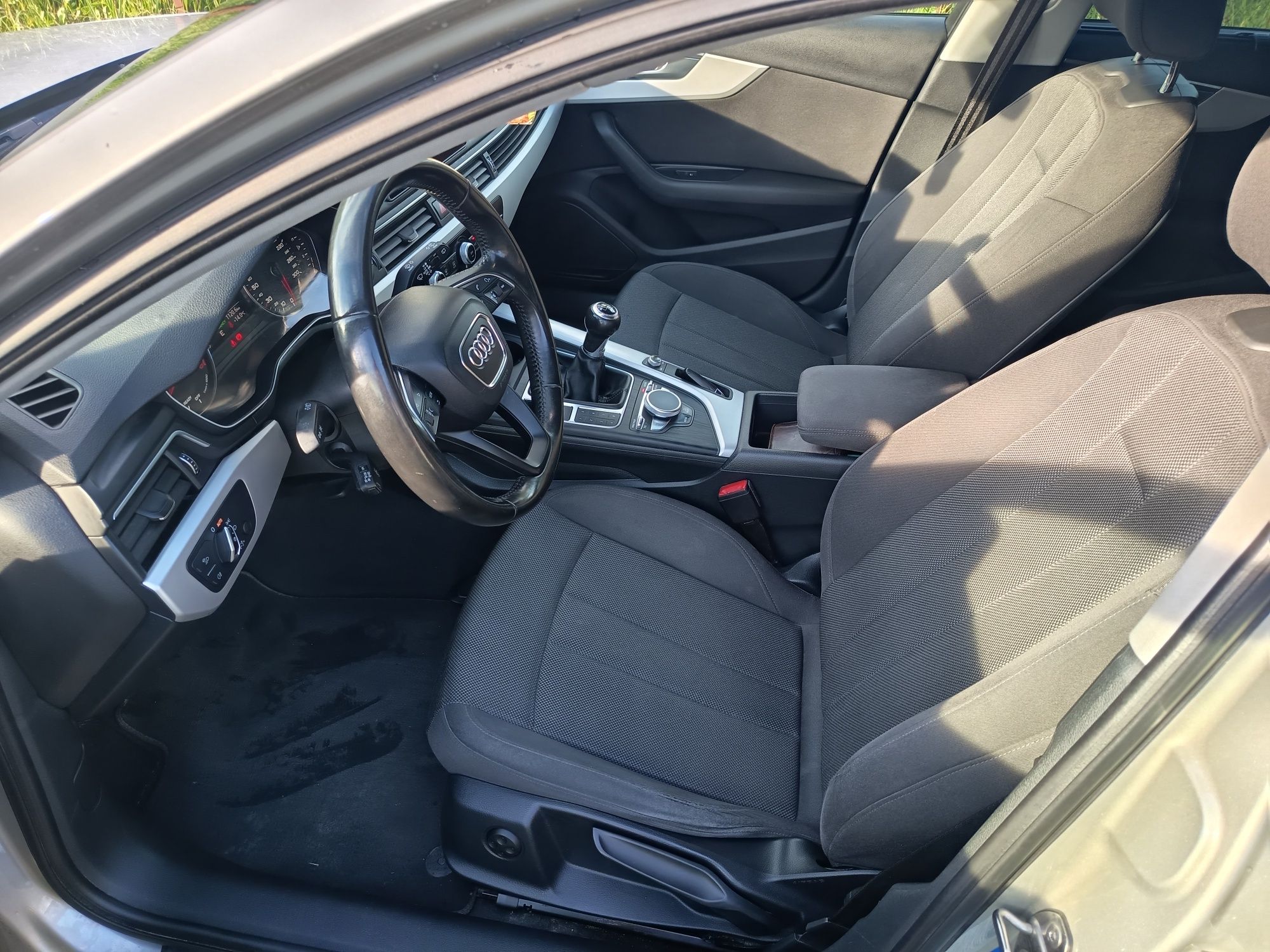 Audi A4, 2.0 diesel, B9,  bixenon, jante 18 S