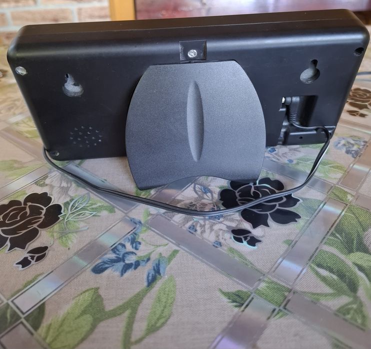 Ceas de masă cu alimentare  la priza