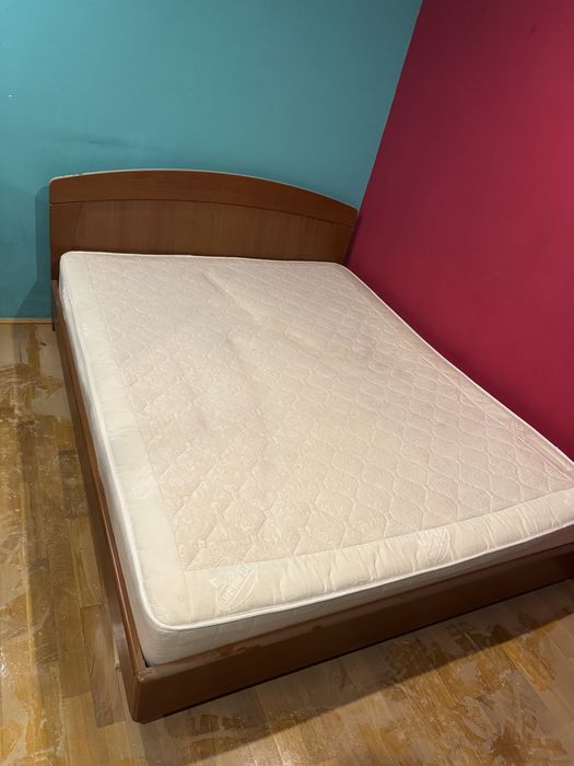 Pat matrimonial cu saltea si somiera