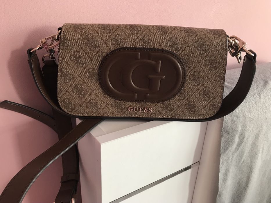 Дамска чанта Guess