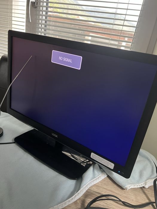 Televizor mic LCD 54 cm (21.2”)