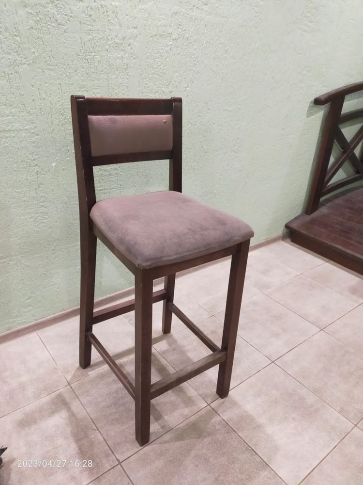 Барные стулья коричневые