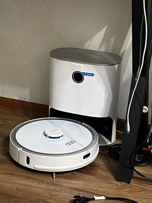 Робот пылесос!!!