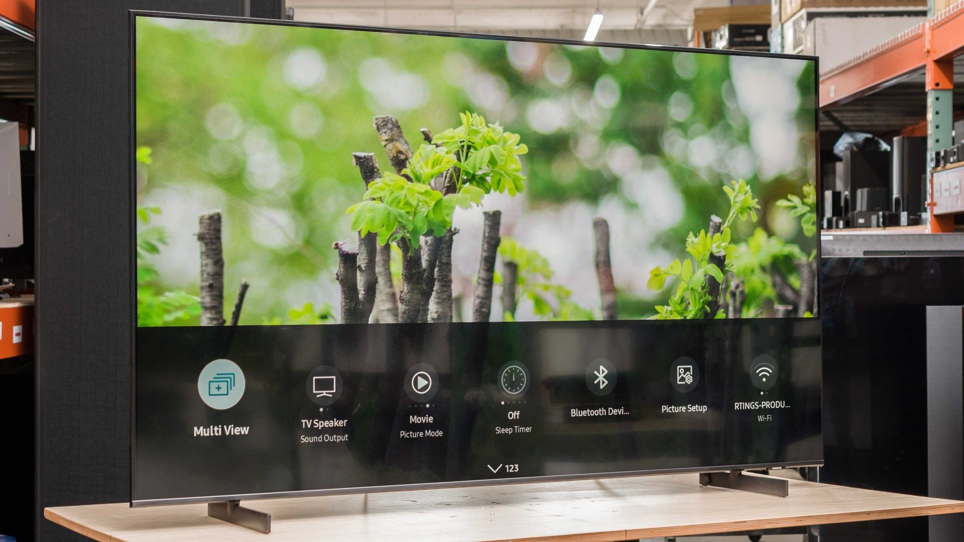 Телевизор Samsung UE-43DU8000 43" (2024) Вьетнам  2 goda garantiya