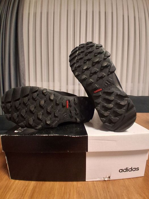 Зимни апрески на марките Тhe North Face ; Adidas Terrex ; H&M