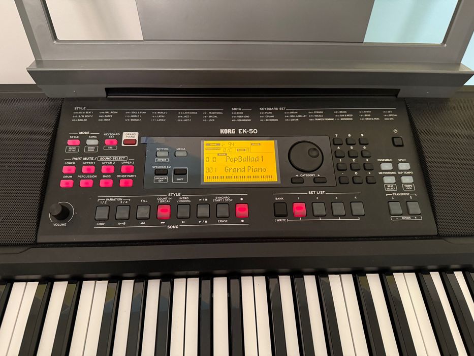 Синтезатор KORG EK-50