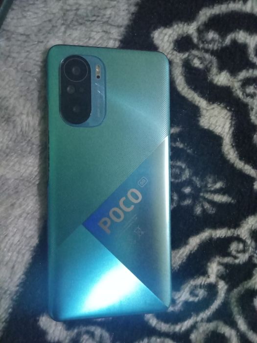 Poco f 3 sotiladi srochni