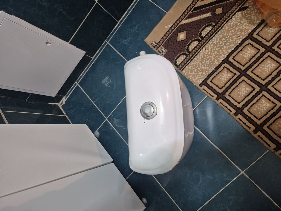 Продам бачок от унитаза